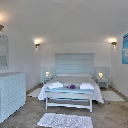 Nibaru מלון Capriccioli (Sardinia)