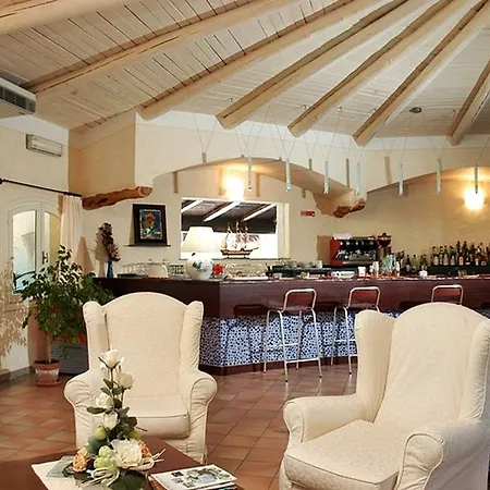 Nibaru Otel Capriccioli (Sardinia)