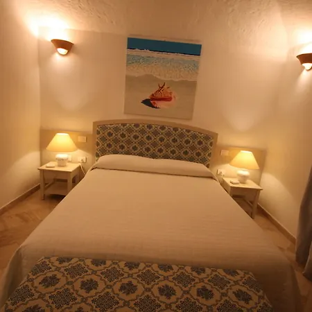 Nibaru Otel Capriccioli (Sardinia)