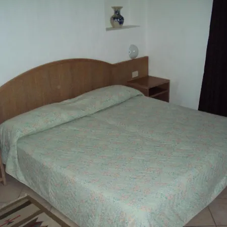 Nibaru 4* Capriccioli (Sardinia)