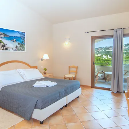 Nibaru Hotel Capriccioli (Sardinia)