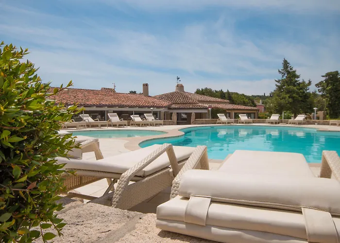 尼巴露酒店 4* Capriccioli (Sardinia)